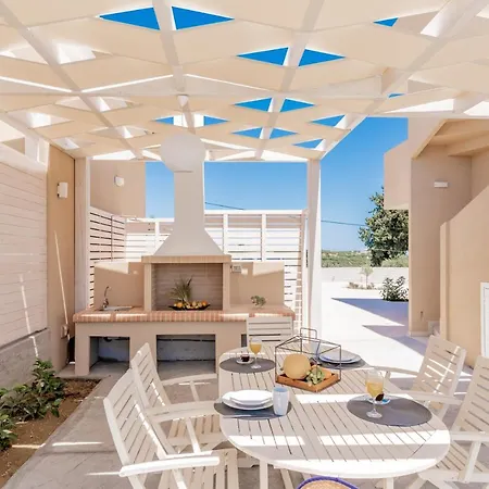 Spartakos Luxury 3 Villa *