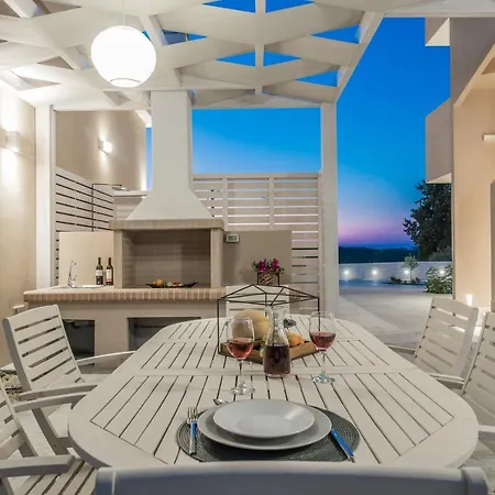 Spartakos Luxury 3 Villa Plános