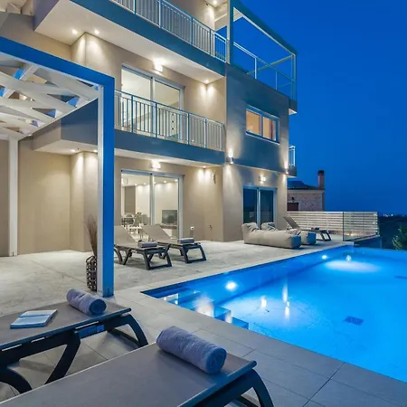Spartakos Luxury 3 * Plános